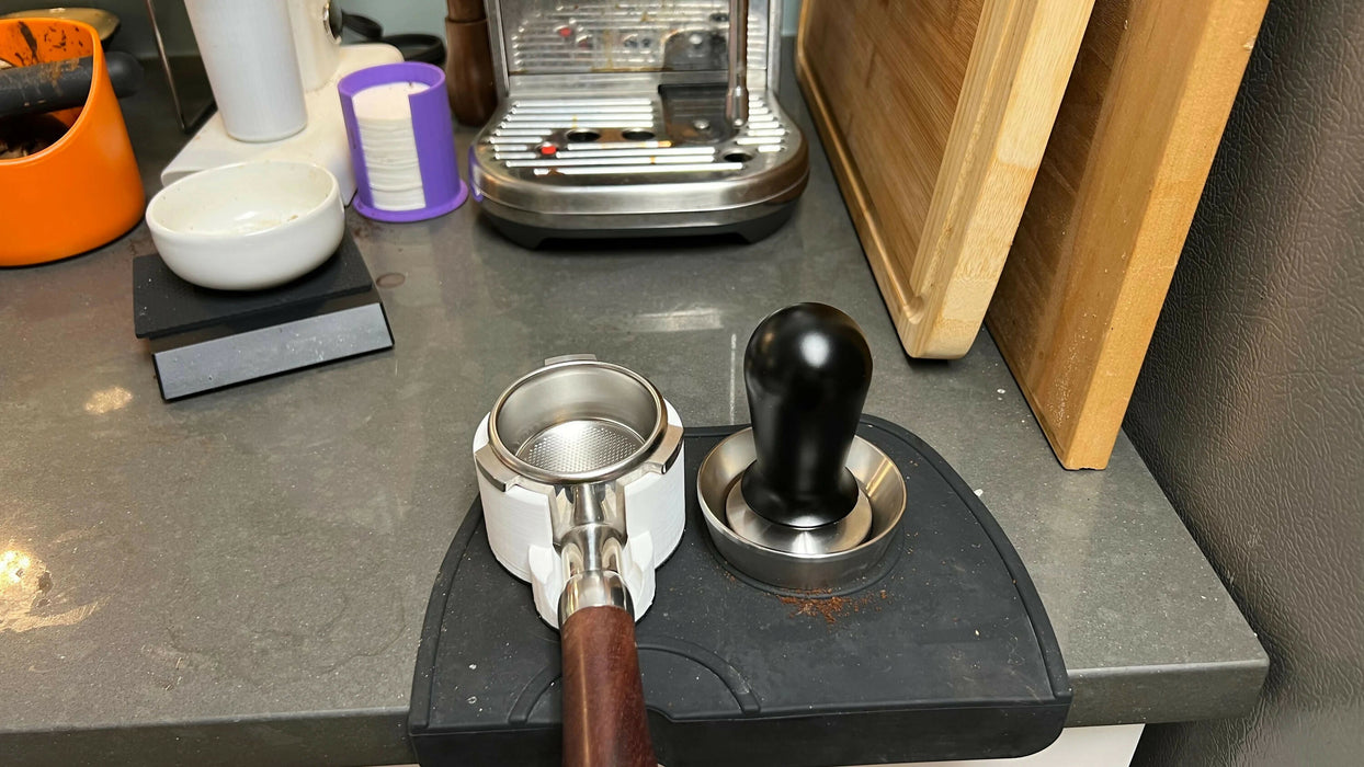 Compact espresso tamping station for 54mm portafilters (Breville/Sage)