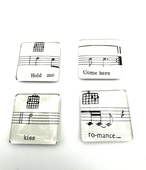 Music magnet • “kiss”