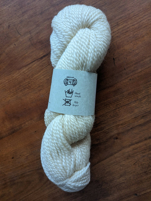 100% Wool Yarn, medium weight, 4 oz, 165 yards, white