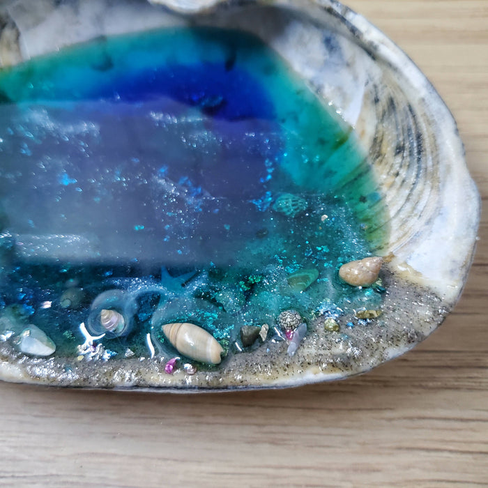 OLYCRAFT 100pcs Seashells Resin Fillers 7-Style 3-Colors Ocean