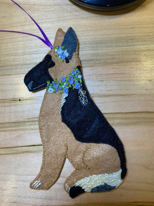 Felt dog ornament – Artisans Cooperative